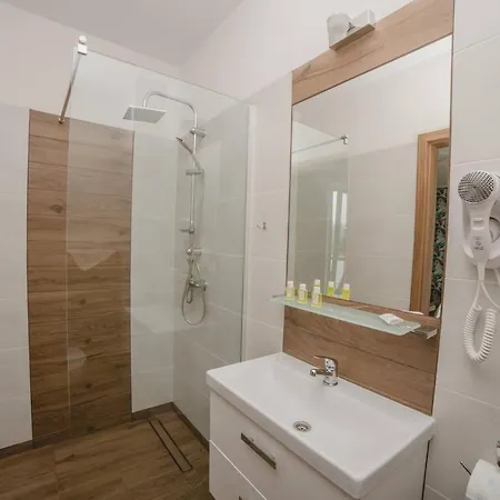 Mirella فندق مبيت وإفطار