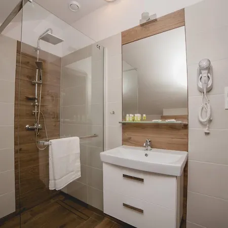 Mirella فندق مبيت وإفطار