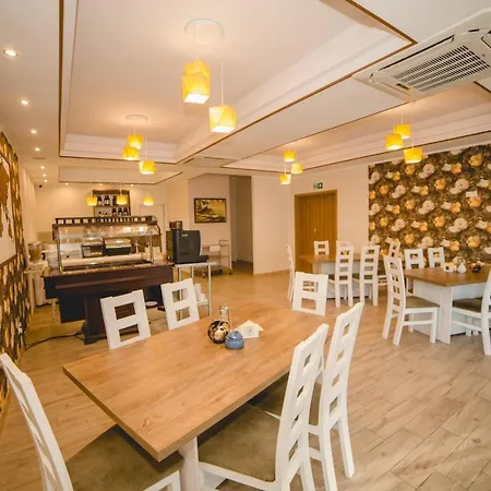 Mirella 3* دمبكي